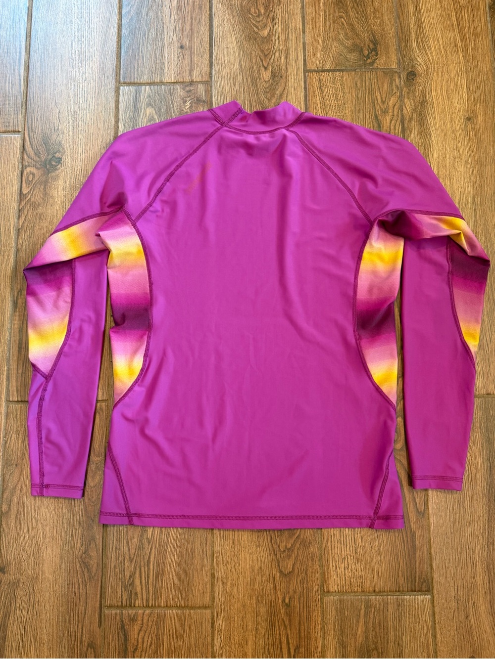 Patagonia Women’s Capilene Long Sleeve Rash Guard Size XL - Picture 3 of 3